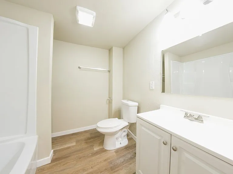 2826 Lyon St — Photo 9