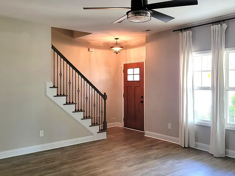 429 Gretchen Rd — Photo 3