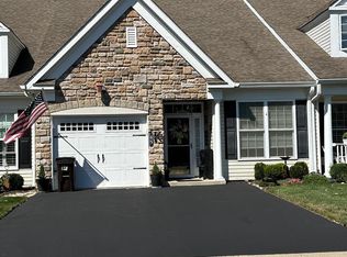 65 Reagan Dr, Sellersville, PA 18960
