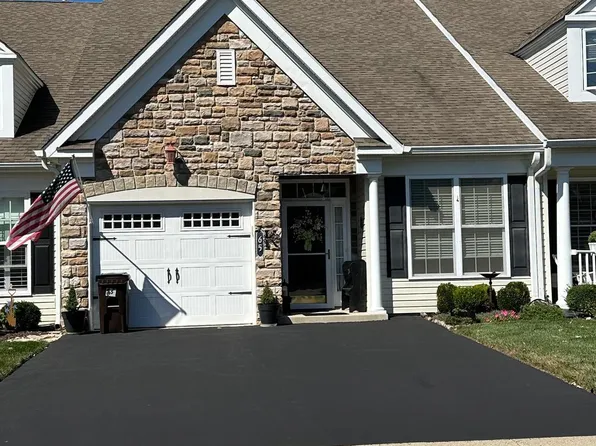 65 Reagan Dr, Sellersville, PA 18960