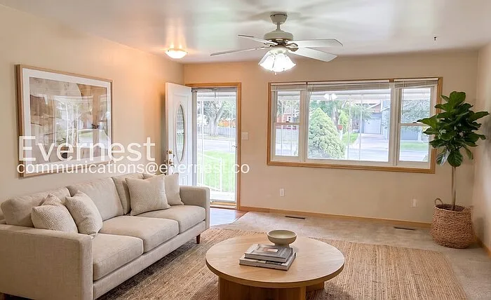 3 bed, 1.0 bath, 1392 sqft, $2,147 — Photo 2