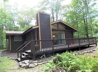 1270 Chipmunk Ln, Pocono Lake, PA 18347
