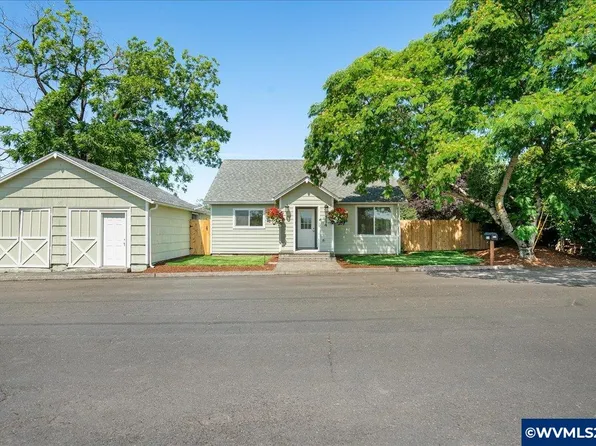 514 Hood St, Molalla, OR 97038