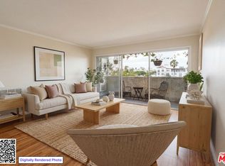 8400 De Longpre Ave APT 410, West Hollywood, CA 90069