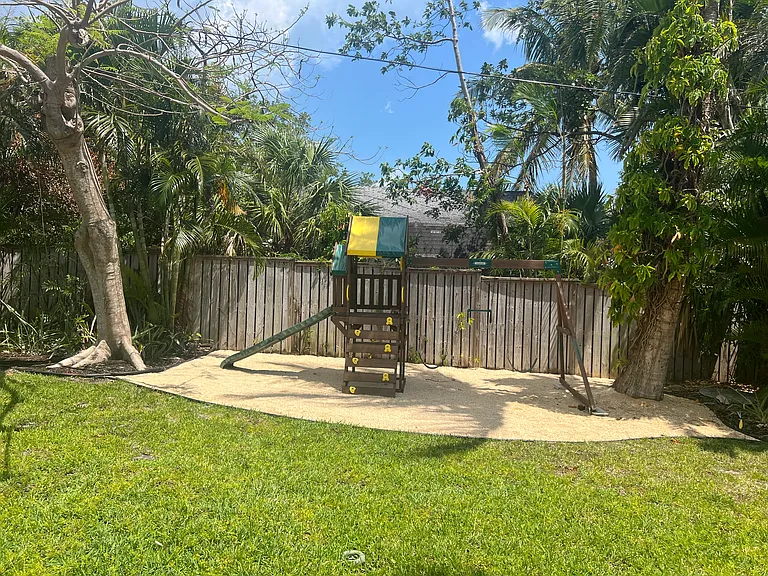 3359 Coral Pl — Photo 25