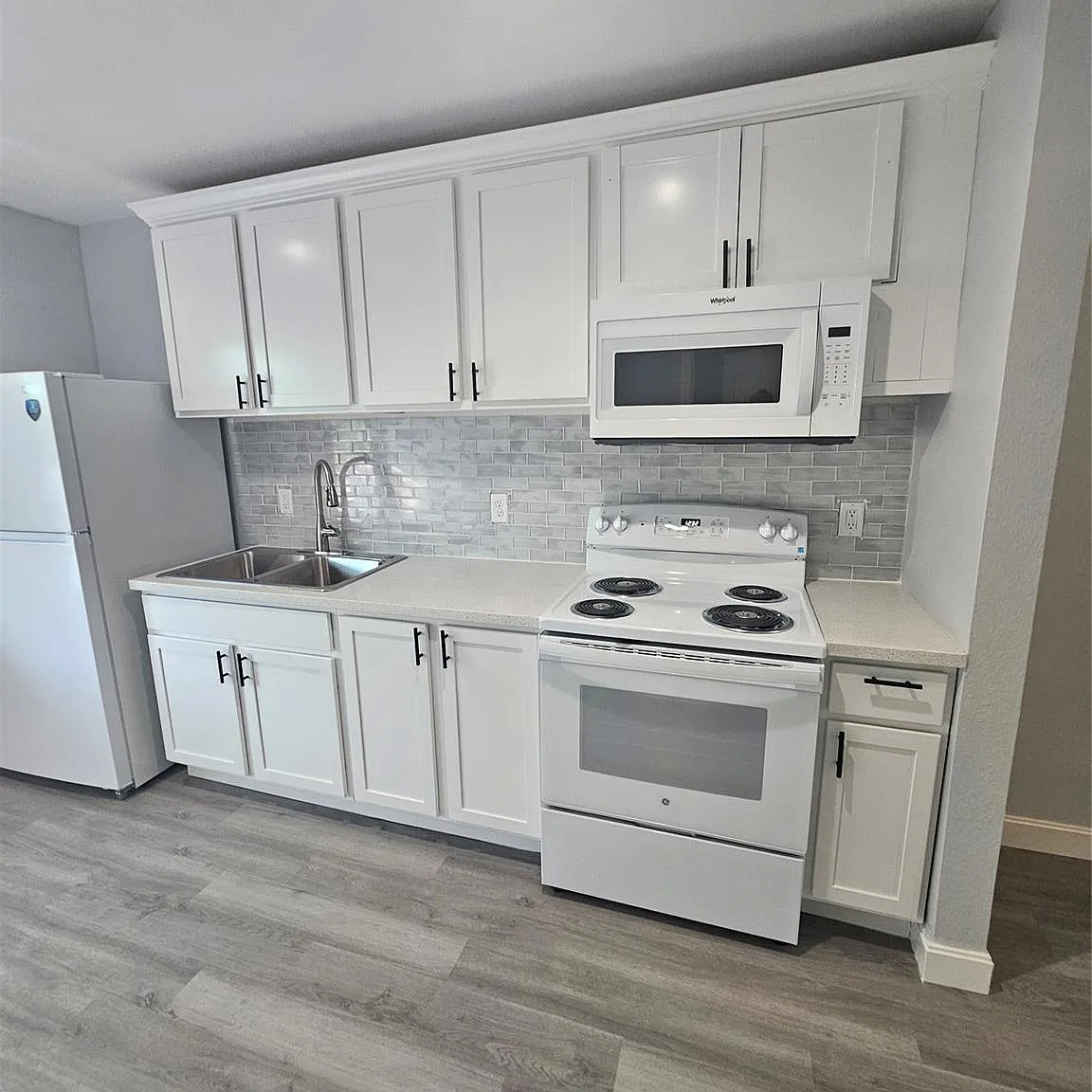 2 bed, 1.0 bath, 722 sqft, $1,100 — Photo 2