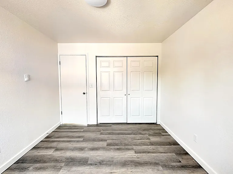 211-225 N Peterson Dr — Photo 24
