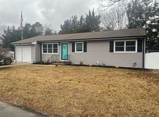 8 Melwen Dr, Forked River, NJ 08731