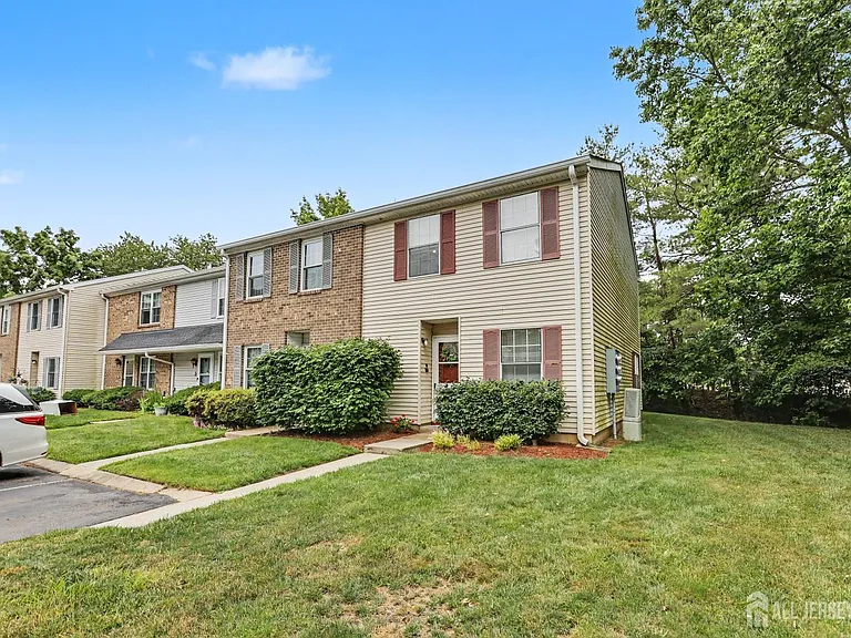 23 Morgan Pl — Photo 3