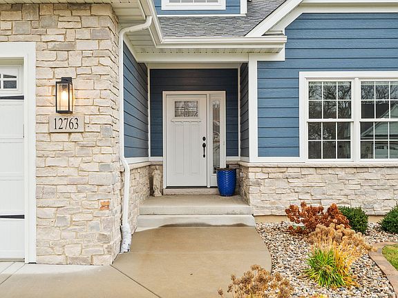 2nd image of 12763 Creekside Dr