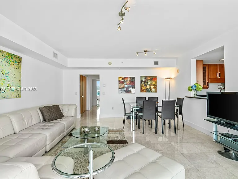 19400 Turnberry Way #1731 — Photo 4