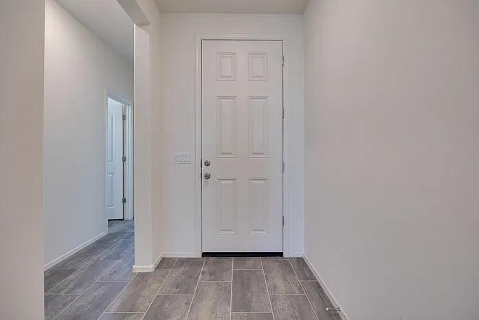 3 bed, 2.0 bath, 1704 sqft, $2,295 — Photo 3