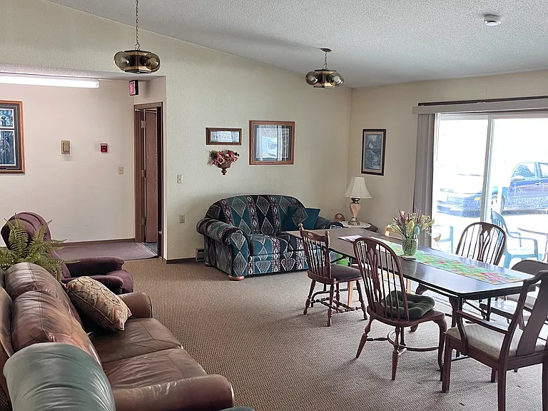 W528 Park Dr #1 — Photo 9