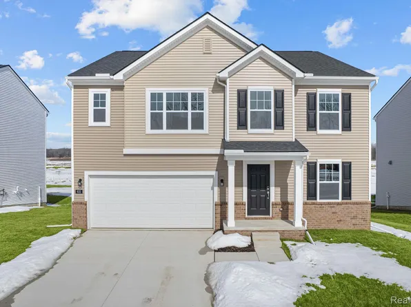 635 Countryside Dr, Chelsea, MI 48118