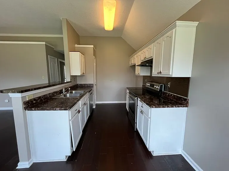 4305 Carroll Dr — Photo 4