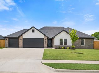 642 Brandon Michael St, Prairie Grove, AR 72753