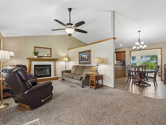 5th image of 105 Delft Dr