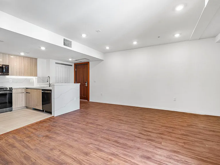 5240 Virginia Ave #325 — Photo 7