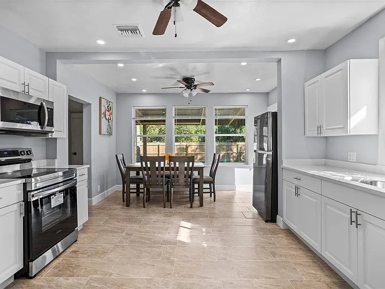 1571 S Myrtle Ave — Photo 13