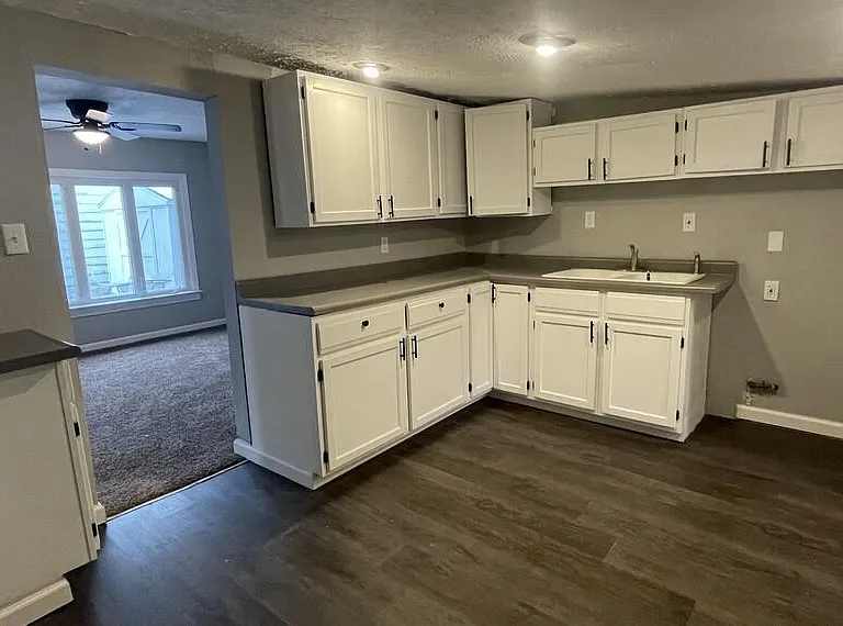 2228 Liberty St — Photo 5