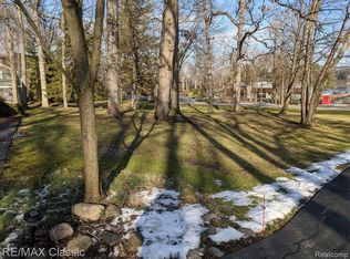 3900 Lakeland Ln, Bloomfield Hills, MI 48302