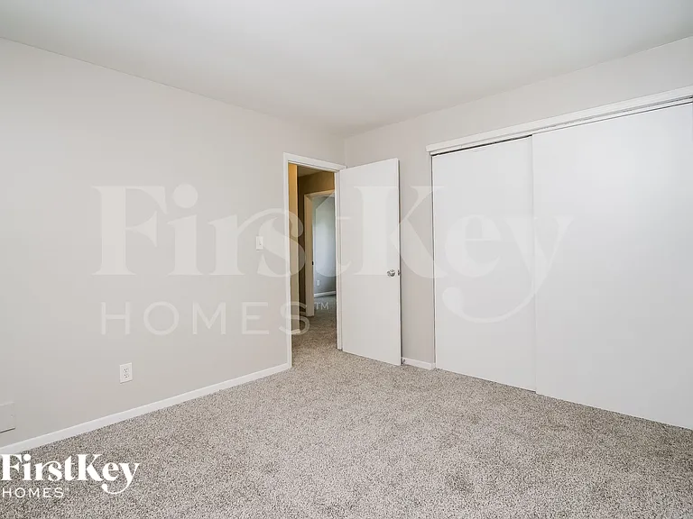 4315 Standish Dr — Photo 11
