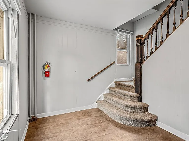 778 Winslow Ave #3 — Photo 3