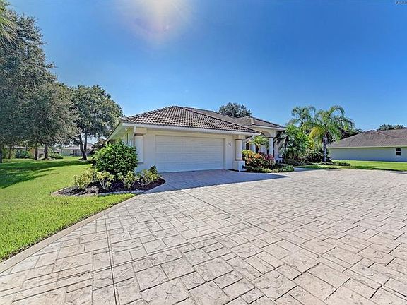 3rd image of 172 Rotonda Blvd N