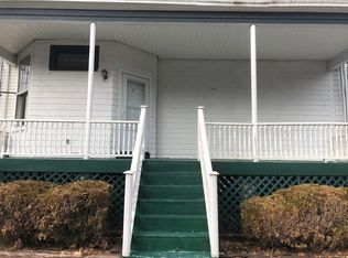 11 Cottage St APT 2, Newport, RI 02840