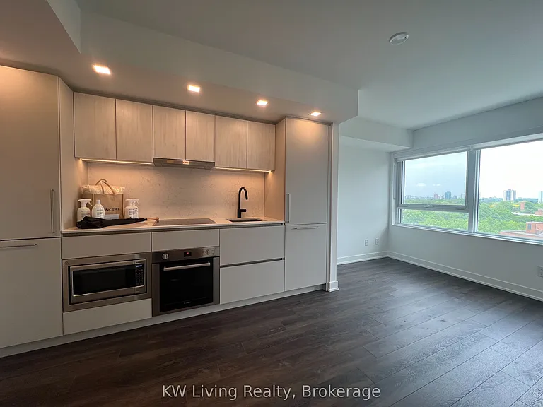 609 Sherbourne St #909 — Photo 9