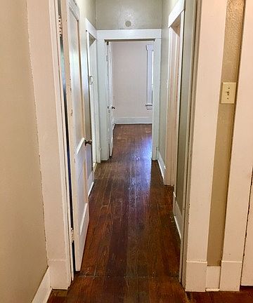 3rd image of 427 W Huisache Ave