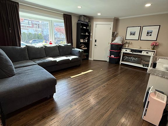 3rd image of 170 Bennett Ave #1