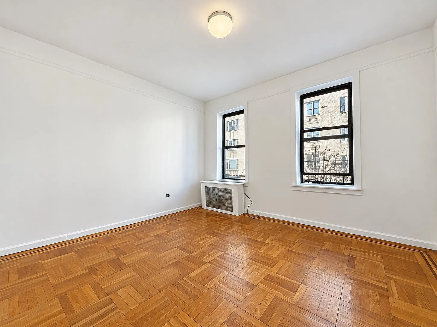 121 Bennett Avenue — Photo 4