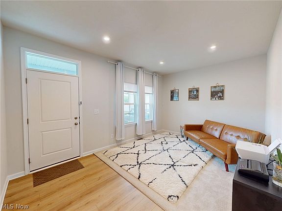 4th image of 3126 Azalea Ridge Dr