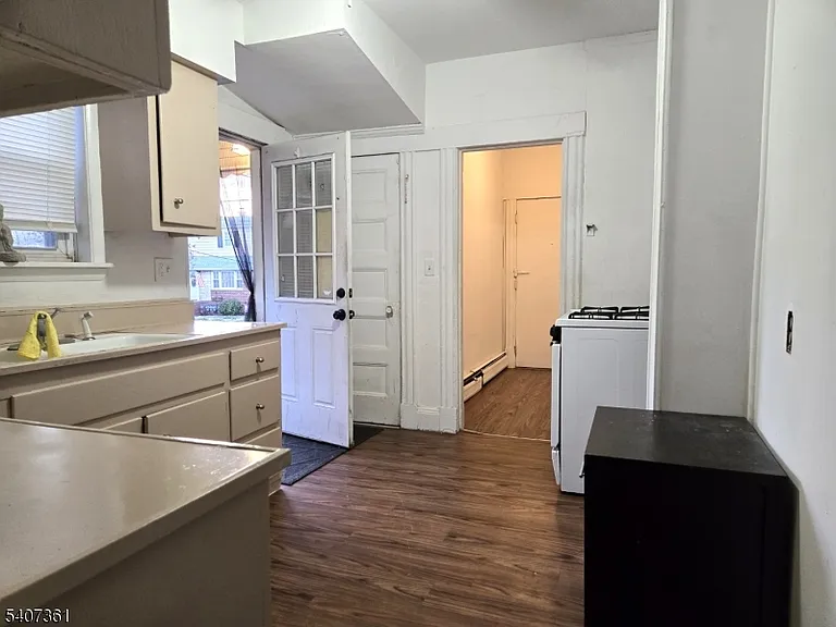 54 Stuyvesant Ave — Photo 4