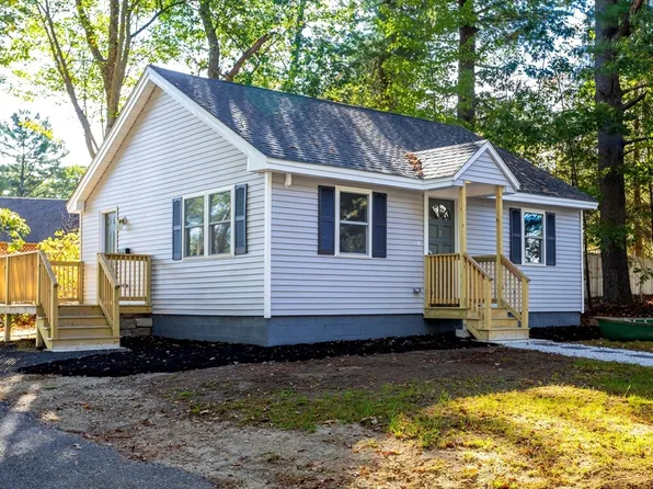 7 Groveland St, Ayer, MA 01432