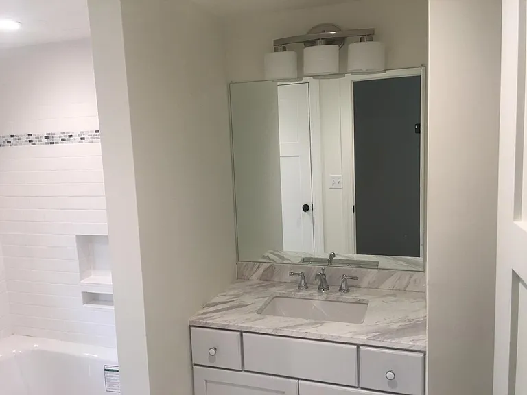 Bathroom Upstairs #2