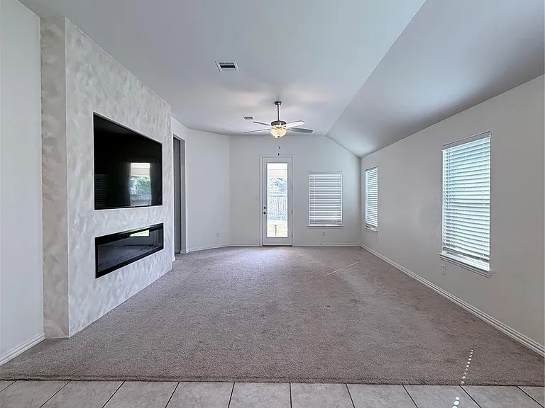 17927 Port O Call St — Photo 4