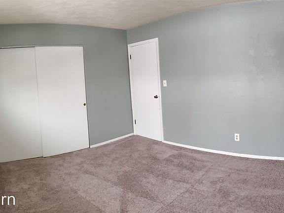 5th image of 3348 Heatherton Dr APT 4