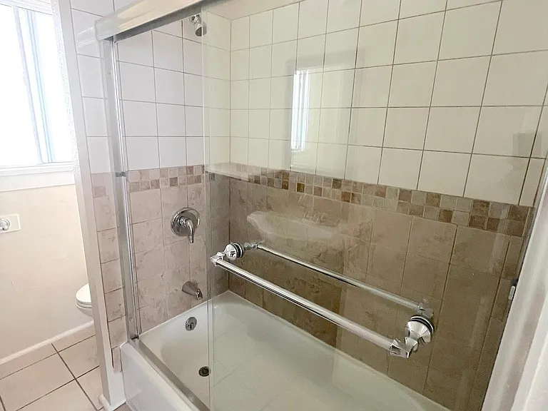 744 Pine Ave #11 — Photo 9