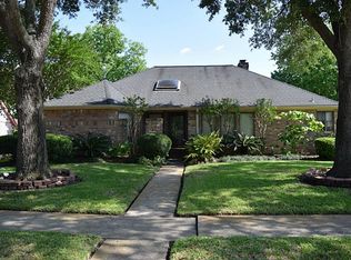 15435 Cabildo Dr, Houston, TX 77083