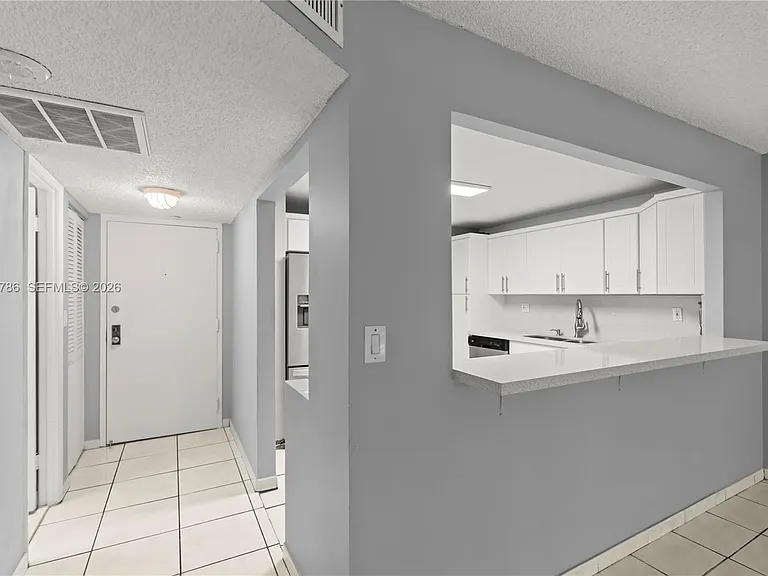 18151 NE 31st Ct #305 — Photo 8
