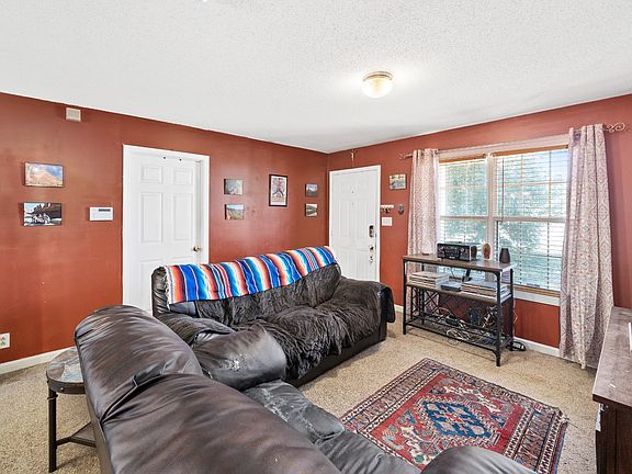 3rd image of 427 Donna Dr