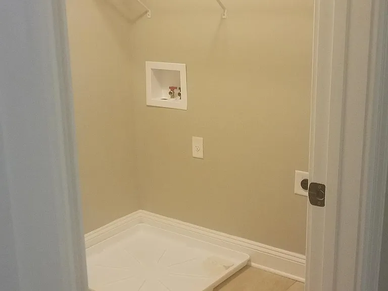 418 Buxton Ln — Photo 11