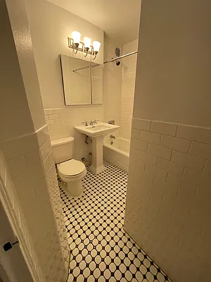 Rented by Bond New York | media 14