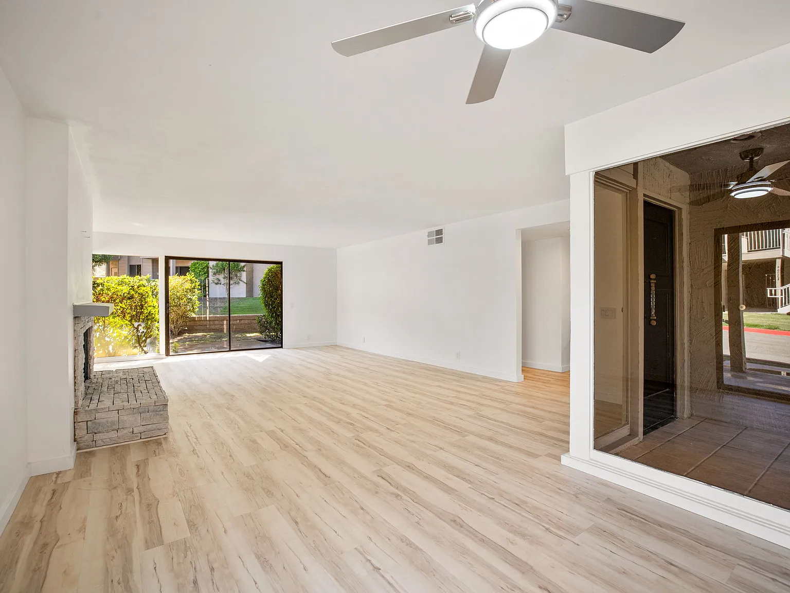 2 bed, 1446 sqft, $2,800 — Photo 3