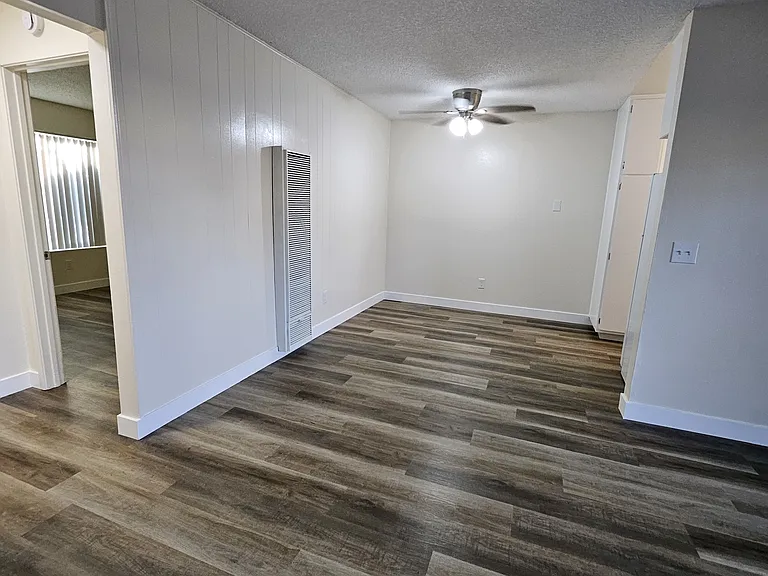 573 Emerald Ave #2 — Photo 7