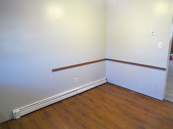 4th image of 98 Romaine Ave APT 3
