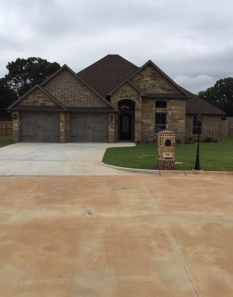 1st image of 200 Lafoy St