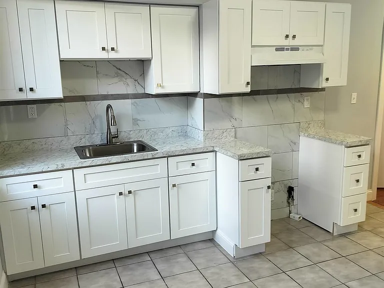 352 New York Ave #1/1L — Photo 5